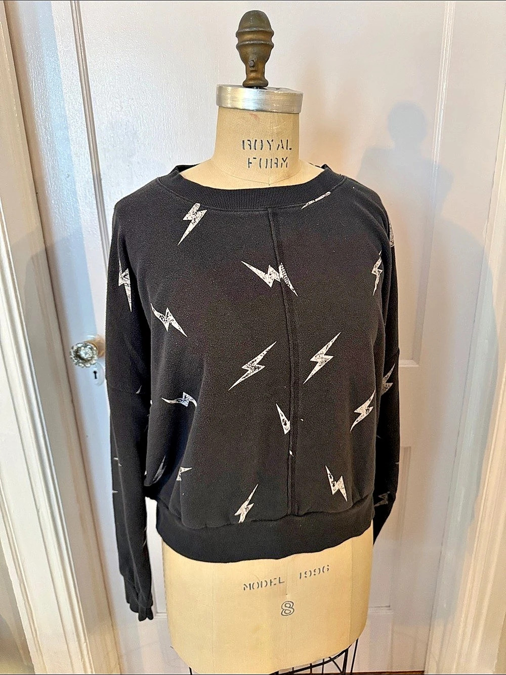 Distressed Lightning Bolt Sweatshirt in Black & White Size Medium